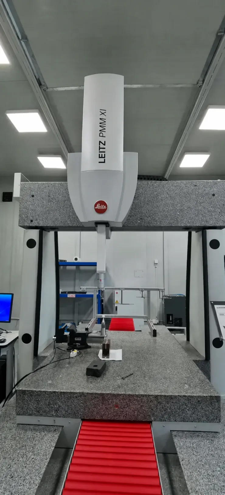 ejector pin vs core pin mold function — ejector stroke 5-25 mm typical