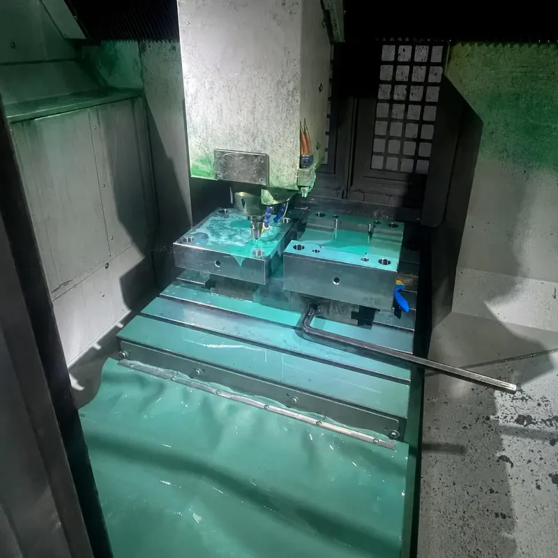 mold assembly screw inspection preload check - 0.35 mm plate shift limit